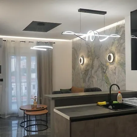 Penthhouse Thalia Apartment *